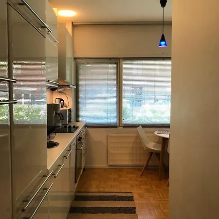 Stylish Spacious Near Centre By The Sea *