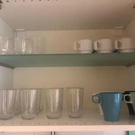 Apartment Stylish Spacious Near Centre By The Sea